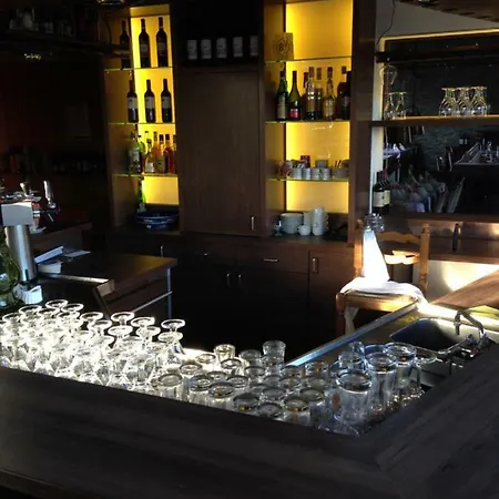 Restaurant Kroatia מלון